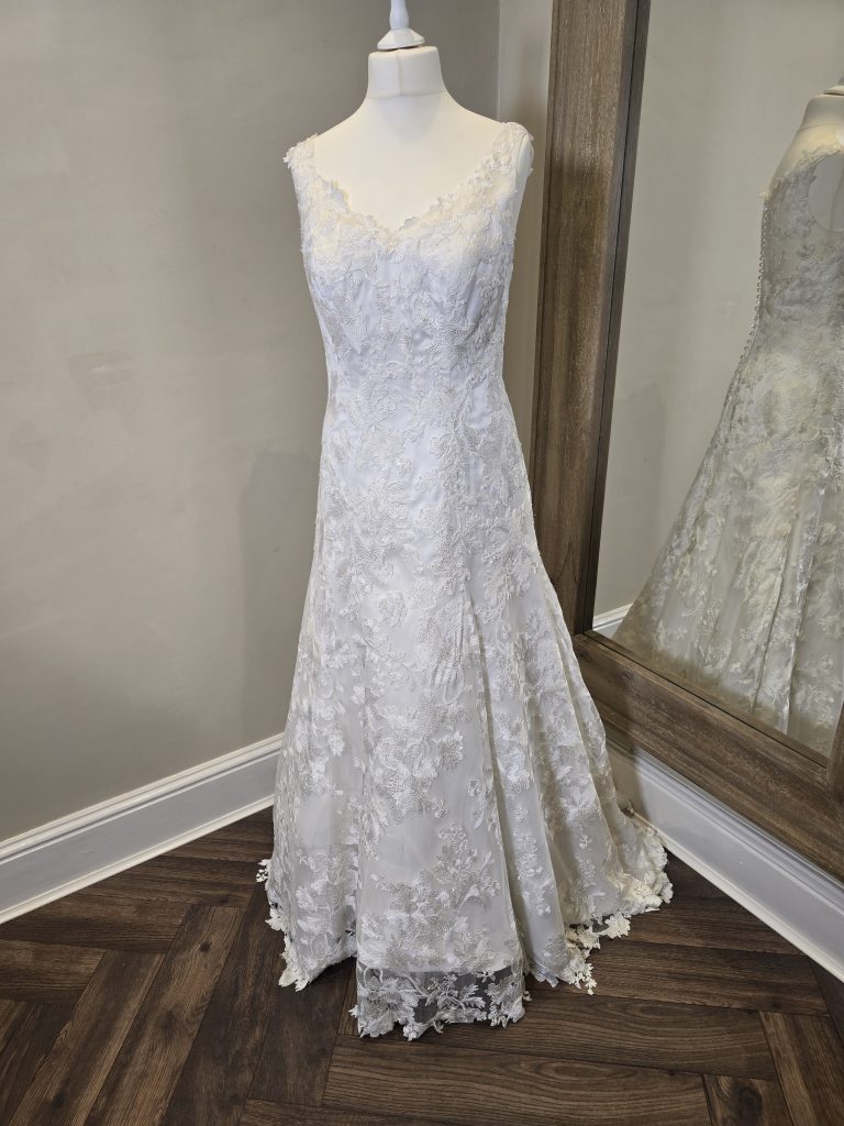 Danielle Couture Vivienne W613 wedding dress
