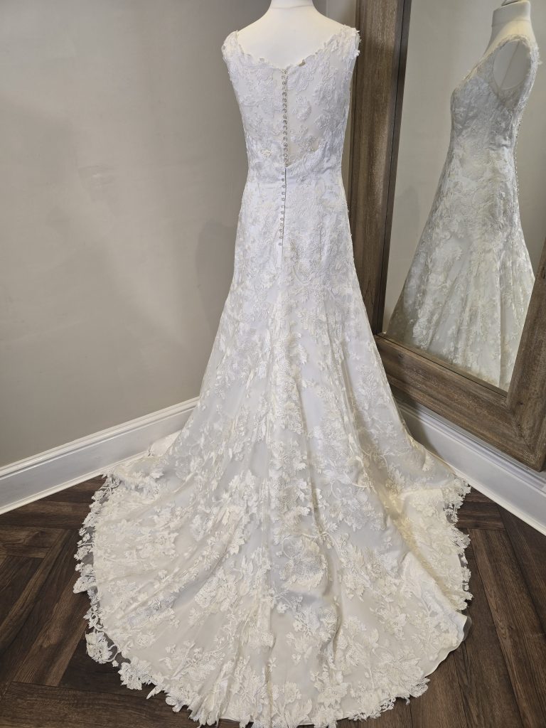 Phoenix Gowns Danielle Couture W613 Vivienne