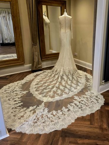 Stunning Mark Lesley wedding dress