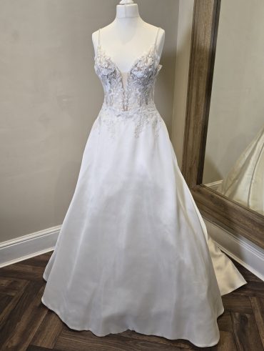 Elysee Minette Ballgown Wedding Dress