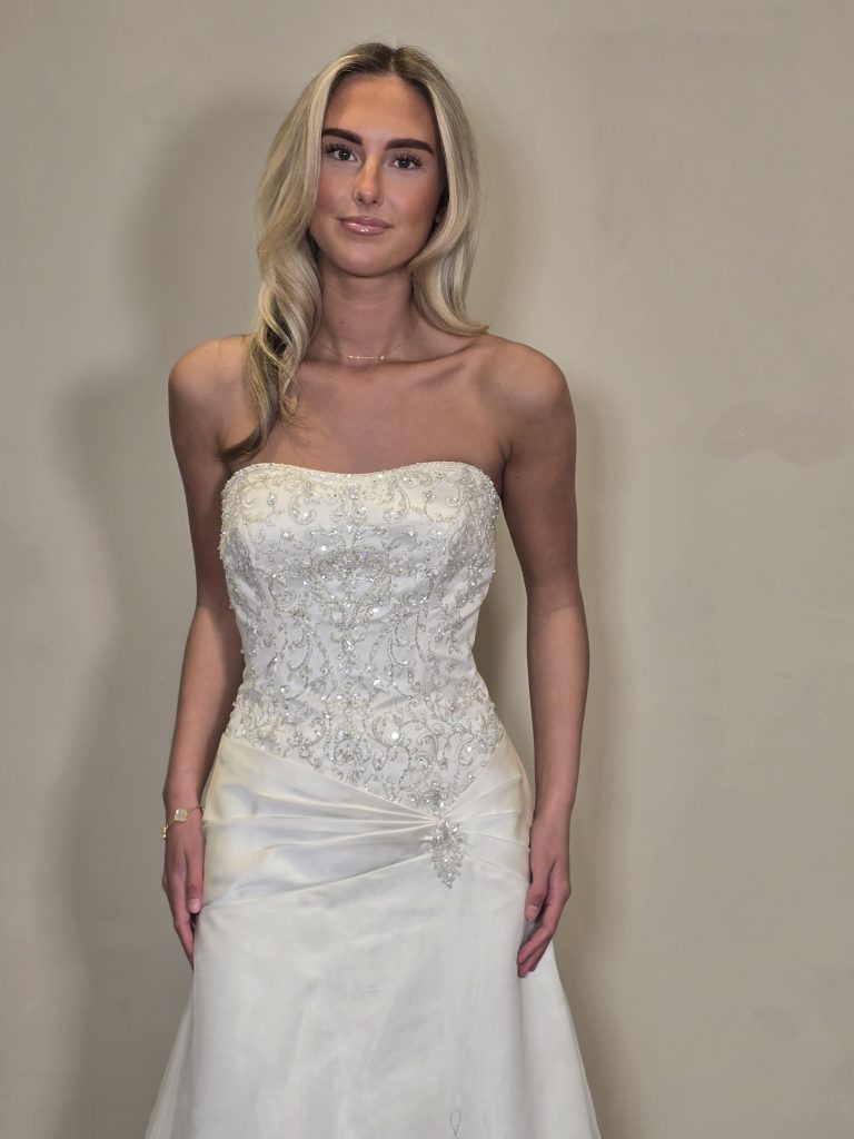 Ivory Mori Lee Wedding Dress